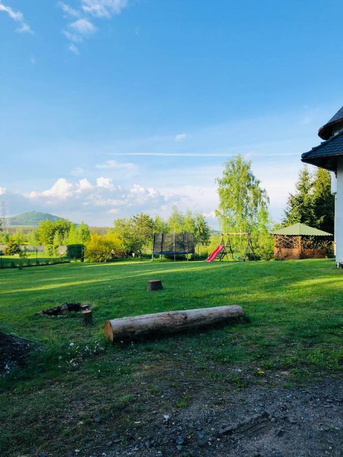 Nibylandia Dom Pod Lasem Nowa Wies Grodziska Exterior foto